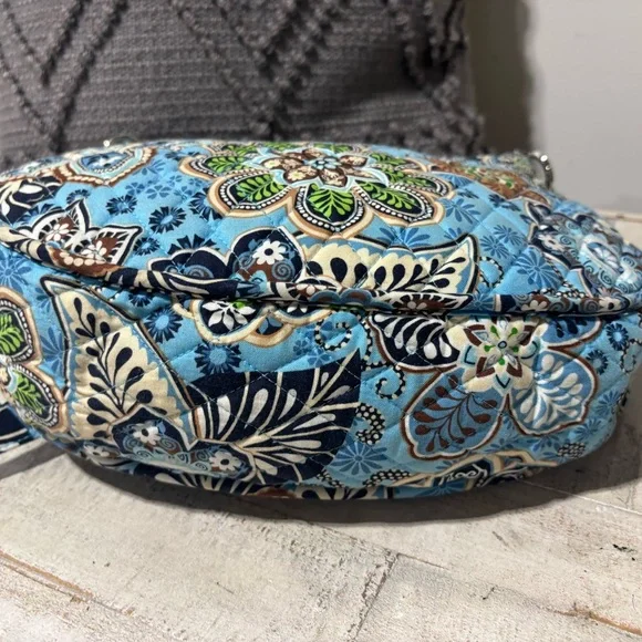 ❤️Vera Bradley Saddle Up Crossbody in Bali Blue - Picture 4 of 6